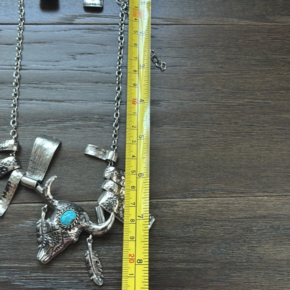 By The Bay NY Necklace/Earring Set,bull head, silver tone,faux turquoise stones - Picture 8 of 9